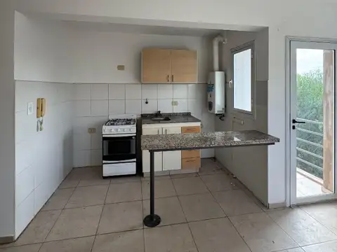 27 De Abril (CON COCHERA) 1600, Piso 3