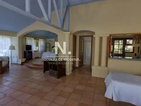 Venta casa en punta del este con 4 dormitorios.