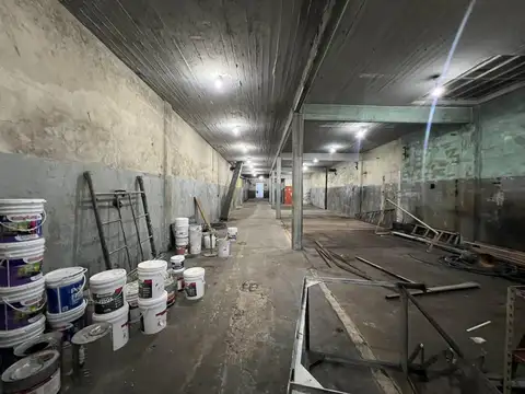 Galpon en Venta en Pompeya, USD 380.000