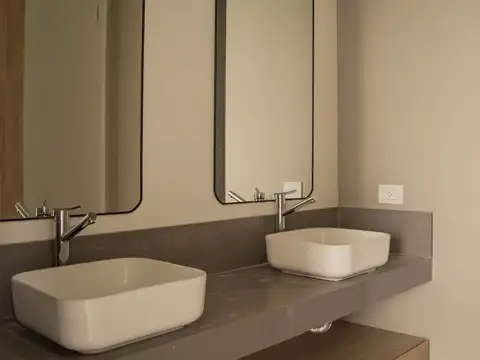 Casa 7 ambientes con 3 baños