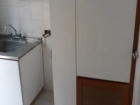 Departamento de pasillo, desarrollado en 2 plantas , con ascensor exclusivo,