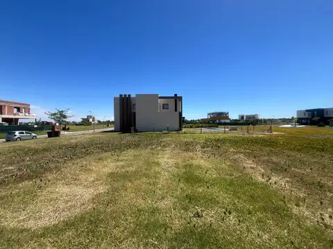 Terreno en Venta 32  mts Fondo