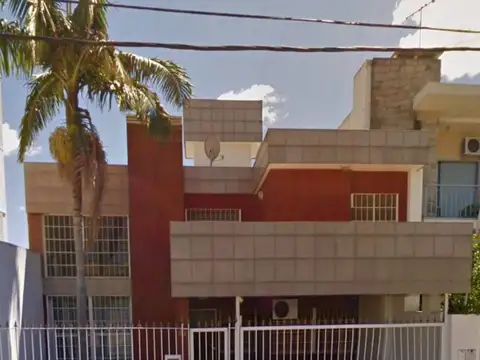 VENTA DE CASA EN RAMOS MEJIA, BARRIO PILETA 5 AMBIENTES, CON PISCINA