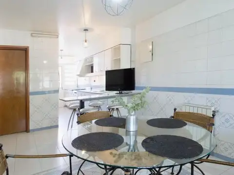 VENTA DE CASA EN RAMOS MEJIA, BARRIO PILETA 5 AMBIENTES, CON PISCINA