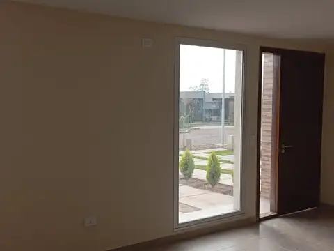 Depto Tipo Casa en Venta en Maipu, USD 109.000