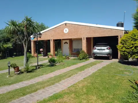 Casa en Venta con 2 cocheras
