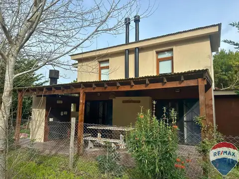 CASA EN VENTA VILLA GESELL MAR AZUL 4 AMBIENTES