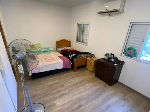 Casa 3 ambientes con 2 baños