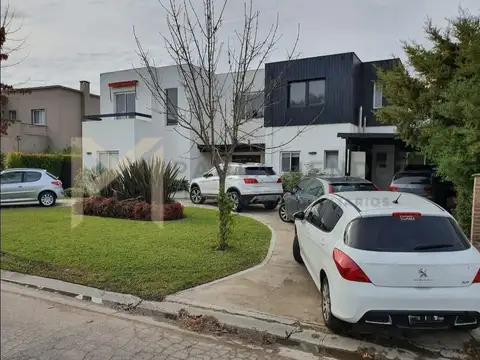 Av. Italia 5043, B1622CZE Benavidez, Provincia de Buenos Aires 5000