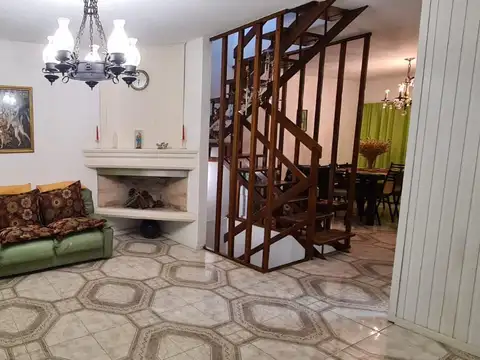 Depto Tipo Casa en Venta de 4 ambientes