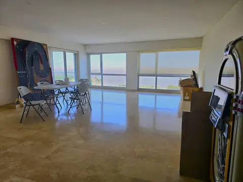 Departamento en Alquiler con 2 cocheras