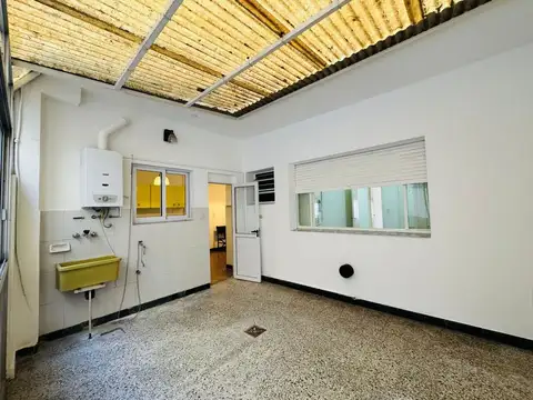 Depto Tipo Casa en Venta en Villa del Parque, USD 187.000