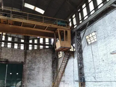 Nave Industrial en Triangulo