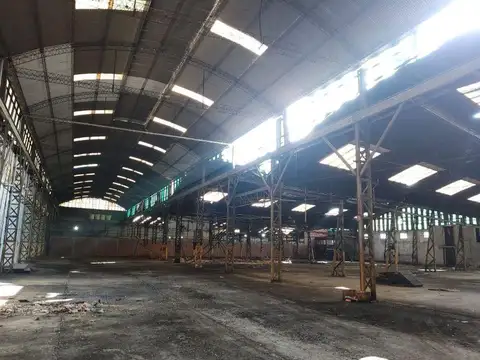 Nave Industrial en Triangulo