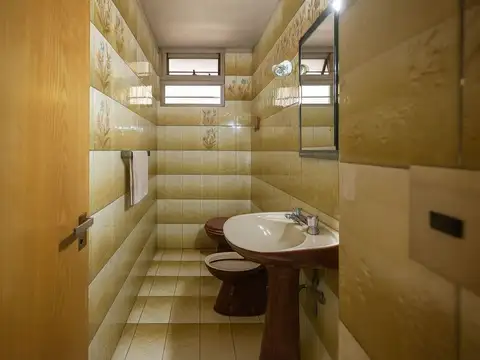 Casa 5 ambientes con 3 baños