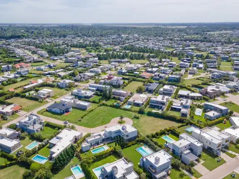 Terreno en Venta en Funes, USD 240.000