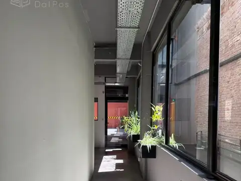 Oficina 10 ambientes con 10 baños