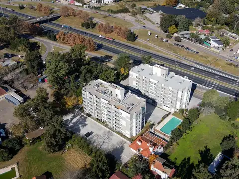 Exc. 3 ambientes con 2 cocheras en Altos Las Casuarinas - Loma Verde - Inmejorable Ubicacion, Excelente Orientacion