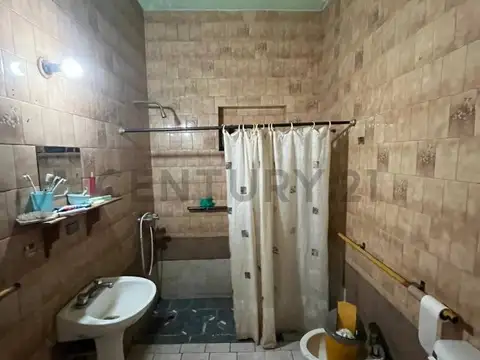 Libertador 2000, Piso 0