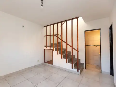 Depto Tipo Casa 3 ambientes con 1 baño