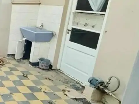 Casa en venta - 2 Dormitorios 1 Baño - Mercedes