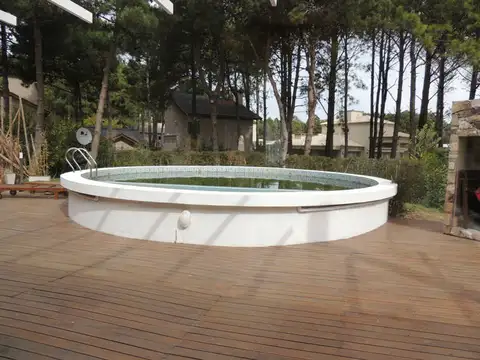 HERMOSA CASA EN VENTA EN PINAMAR CENTRO