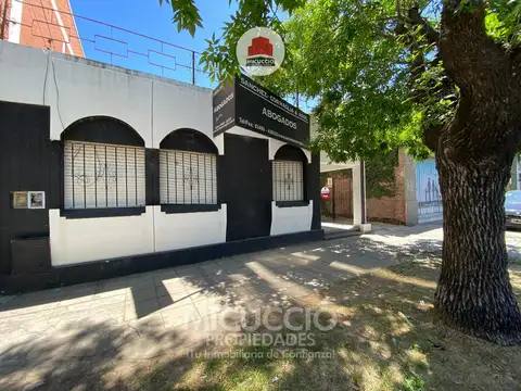 Casa en venta, Colón N°364 entre Av. 25 de mayo y Travi, Escobar centro