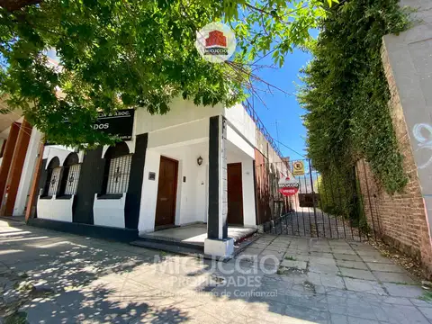 Casa en venta, Colón N°364 entre Av. 25 de mayo y Travi, Escobar centro