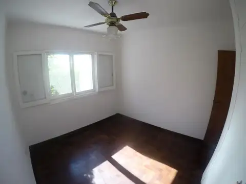 Casa 5 ambientes con 1 baño