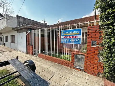 CASA LOTE PROPIO 3 AMBIENTES CON JARDIN Y GARAGE