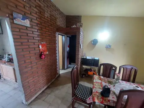 Casa 3 ambientes con 1 baño