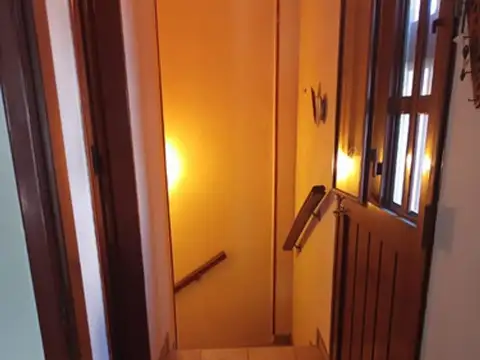 Casa 2 ambientes con 2 baños