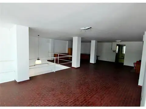 Local en Venta Via Púb.