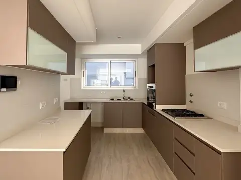 San Juan 300, Piso 02