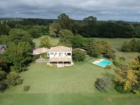 Golf Club Argentino - sobre golf - 3 dorm.- Suite Principal en P.A. Teresa Urdapilleta Propiedades