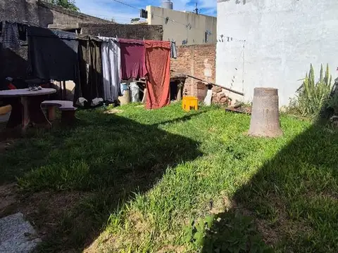 VENTA DE CASA A MEDIA CUADRA DE AVENIDA PRINCIPAL