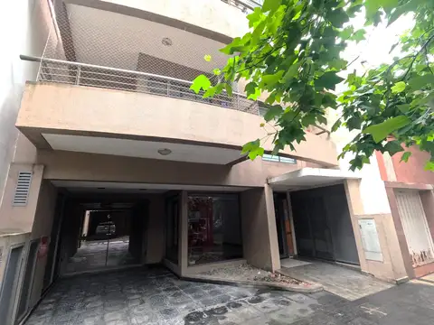 alquiler 2 amb en Villa Pueyrredon a una cuadra de Nazca. Dormitorio con placard, balcón vista abierta, expensas acorde