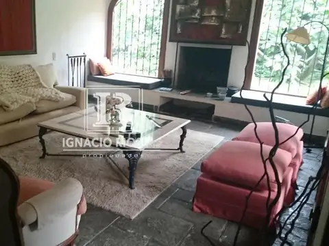 Casa en Alquiler Temporal con 2 cocheras