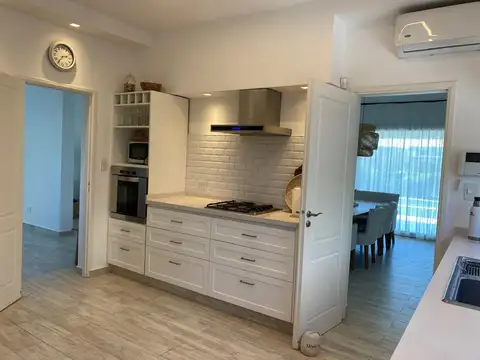 Barrio Santa Elena 100