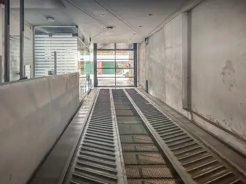 COCHERA CUBIERTA FIJA - VENTA - INGRESO POR RAMPA - LAS CAÑITAS