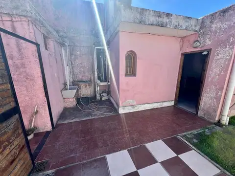 Depto Tipo Casa 4 ambientes con 2 baños