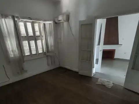 Casa Planta Alta. 2 Dormitorios.Patio. Terraza.Parrillero.Barrio Parque