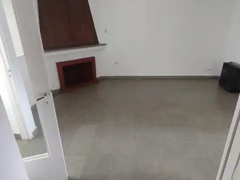 Depto Tipo Casa en Venta 40 años