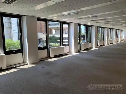 Oficina en Alquiler al Norte
