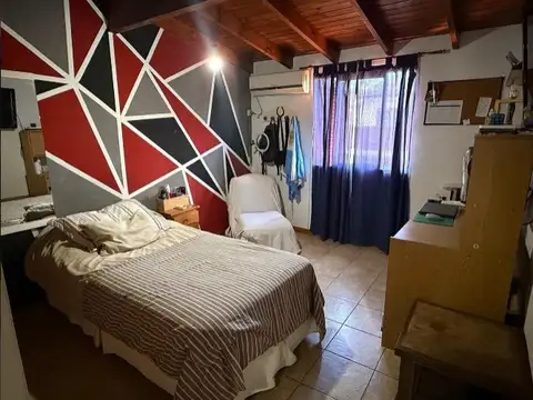 Casa en Venta de 5 Ambientes en Berazategui