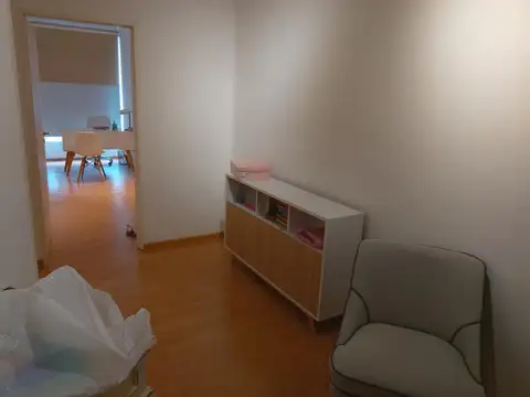 Oficina  (   apto vivienda por reglamento)