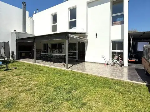 Avenida República de China 500