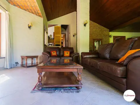 Casa 7 ambientes con 4 baños