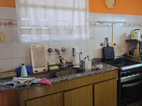 Casa 5 ambientes con 1 baño