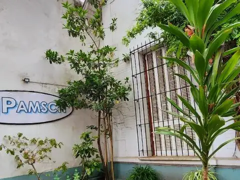 Casa 5 ambientes con 4 baños